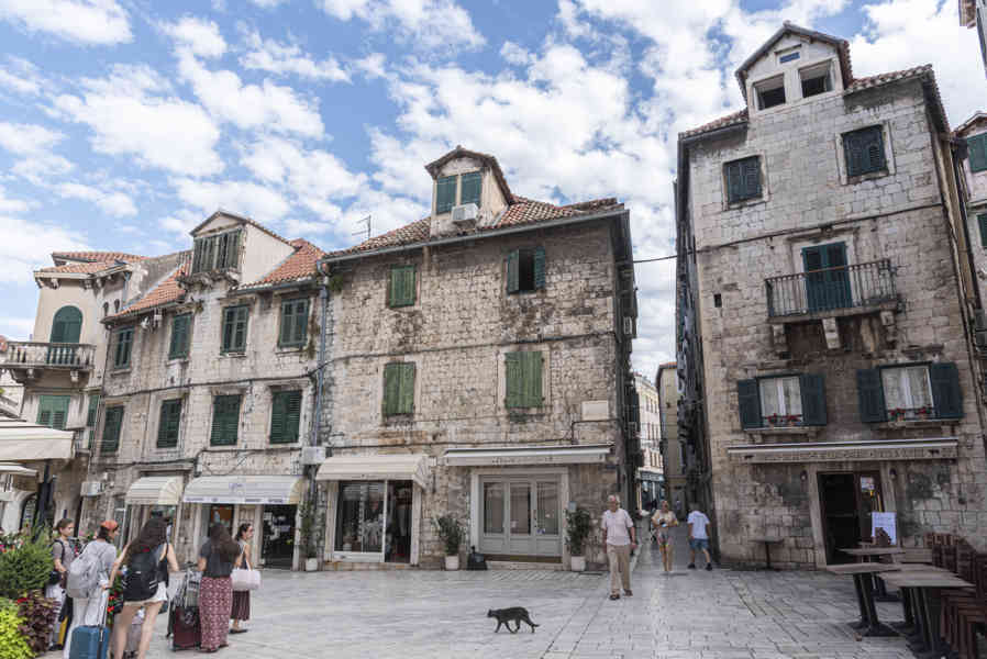 Croacia - Split 70 - plaza de la Fruta